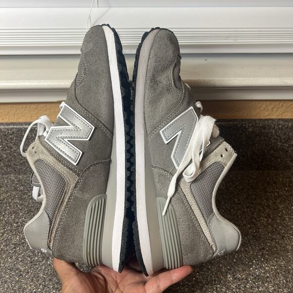 NEW BALANCE 574 Men's Sneakers Activewear ML574EVG Low Top Size 8 D Gray Lace Up - Picture 5 of 9